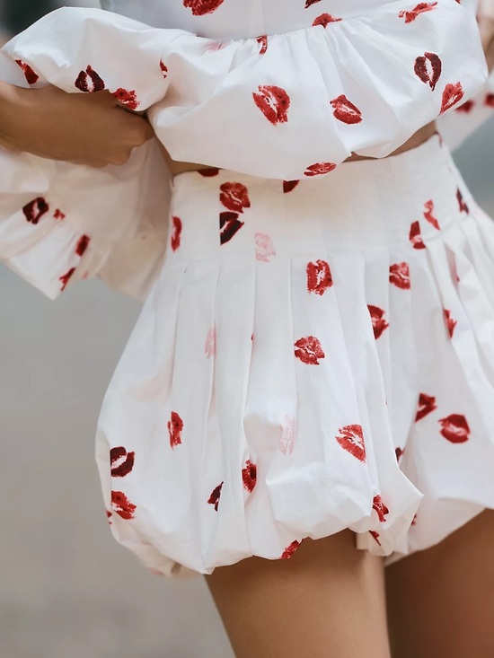 Anthropologie Pants - Anthropologie Maeve Bubble Bloomer Shorts Size Medium Lipstick Kiss White Red